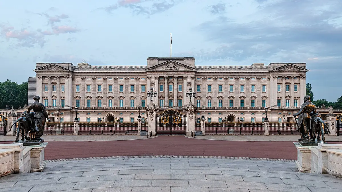 Dance sessions for people with dementia Buckingham Palace