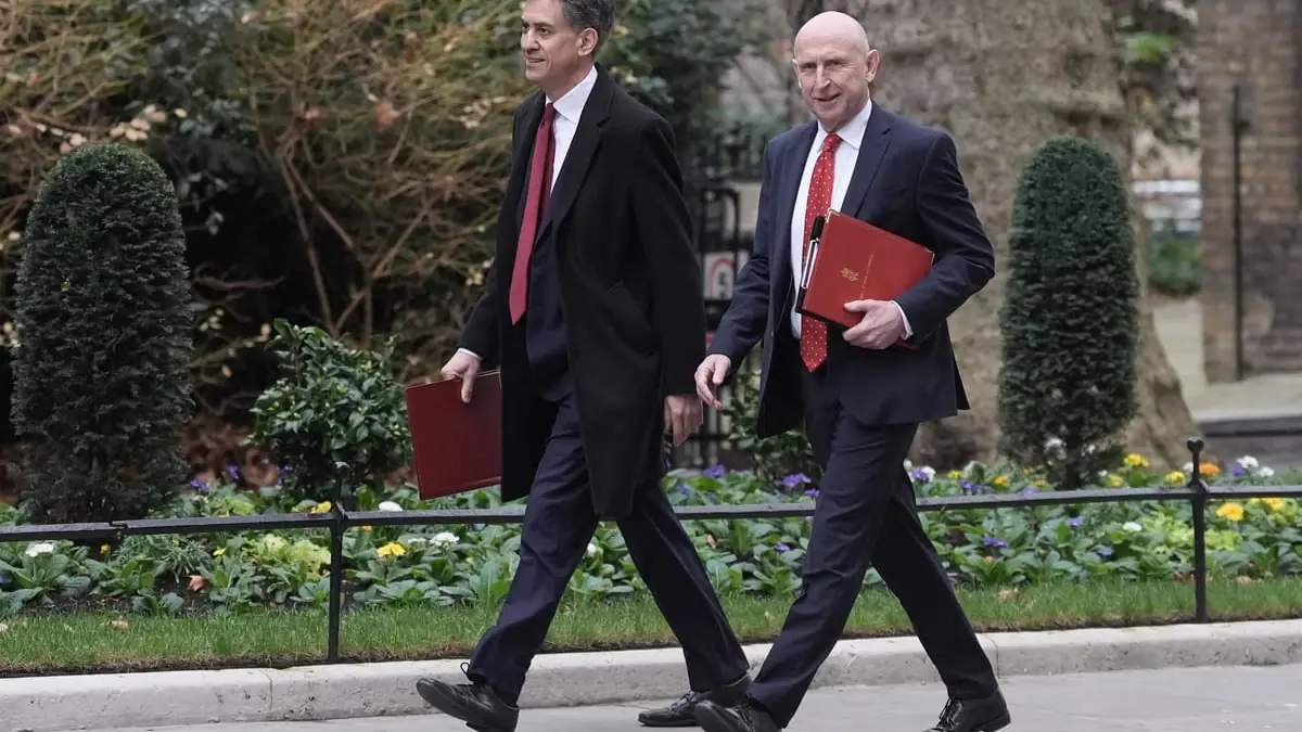 Healey and Miliband ridiculed for Bangkok tuk tuk video ahead of tough Budget