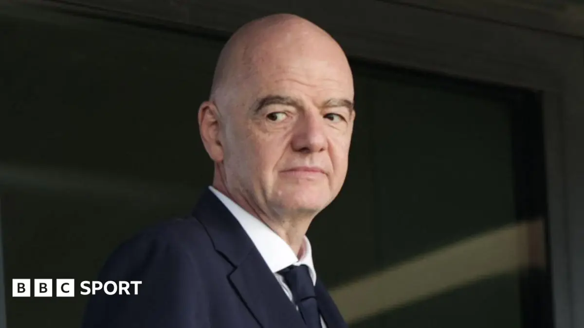Infantino says he is open to talks over Fifa reform