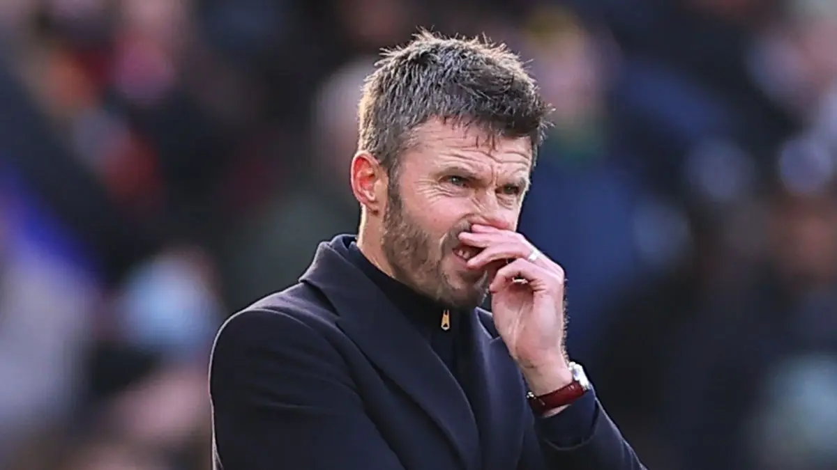 Michael Carrick is a scapegoat - the Old Trafford faithful know who is to blame at Man Utd