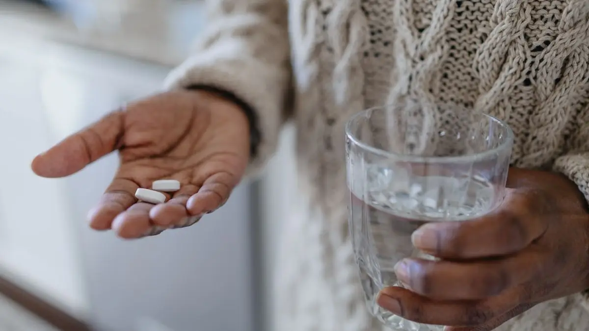 People taking common cholesterol medication pravastatin advised by NHS over late-night symptom