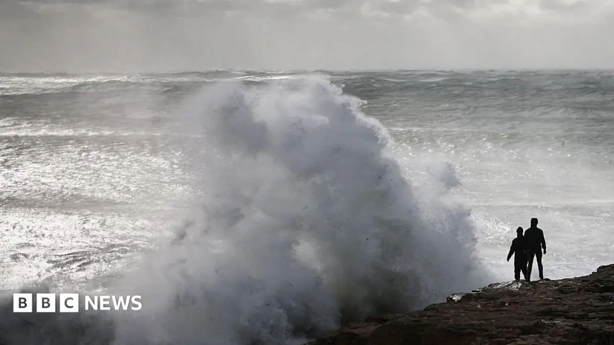 Storm Boelo amber warnings kick in as parts of UK brace for 80mph gusts