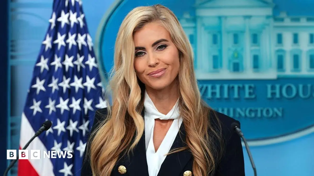 White House defends new press secretary over her legal credentials